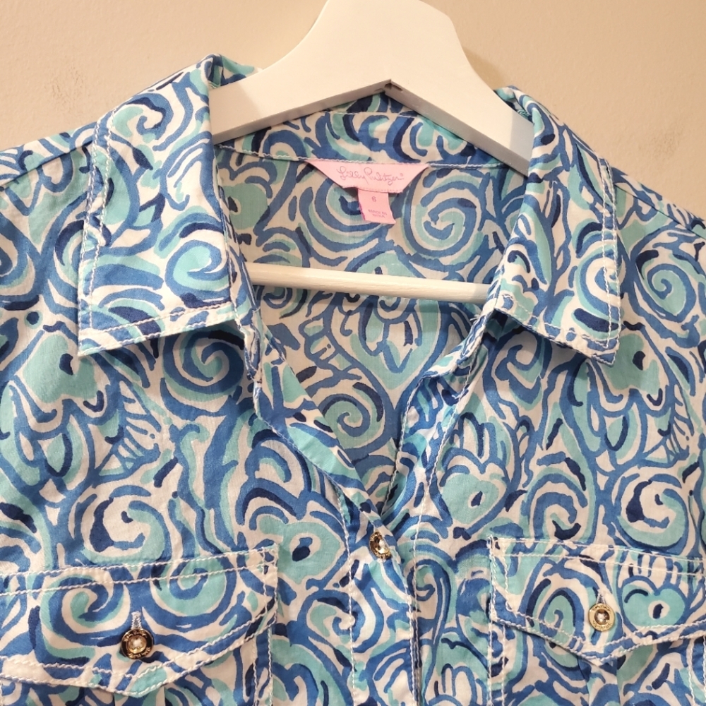 Lilly Pulitzer - Subtle Fish Print Design Blouse - Size 6 - Picture 2 of 7